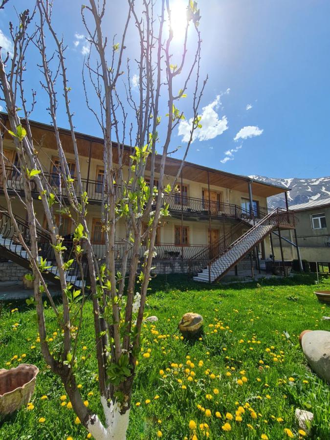 فندق Sunny Mountain House كازباجي المظهر الخارجي الصورة